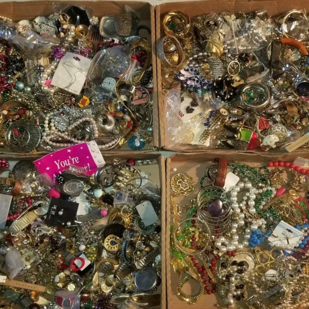 💎3 POUNDS VINTAGE TO NOW COSTUME JEWELRY LOT! 💎